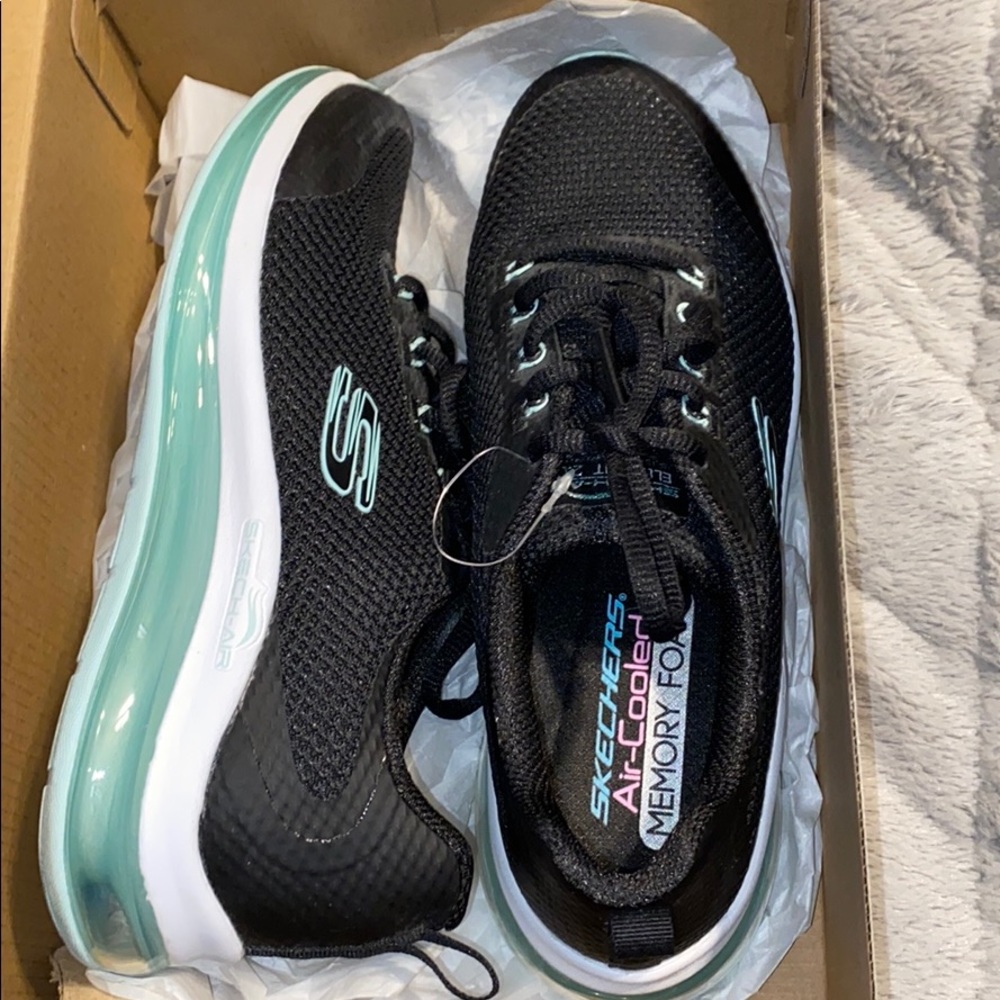 sketchers memory foam athletic shoes BRAND NEW